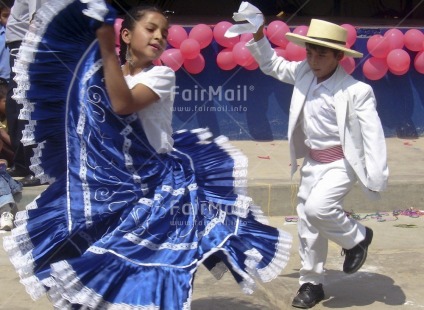 Fair Trade Photo 5-10 years, Balloon, Blue, Clothing, Colour image, Dance, Dancing, Ethnic-folklore, Horizontal, Latin, Marinera, One boy, One girl, Party, People, Peru, Pink, South America, Together, Traditional clothing, Two children