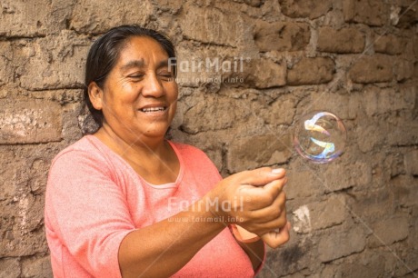 Fair Trade Photo Adult, Birthday, Bubble, Bubble soap, Emotions, Felicidad sencilla, Freedom, Friendship, Fun, Gratitude, Happiness, Hope, Mothers day, New beginning, Object, Strength, Success, Thank you, Thinking of you, Values
