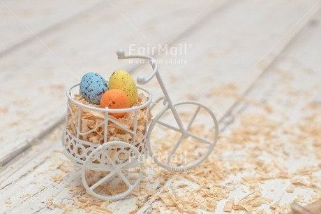 Fair Trade Photo Adjective, Bicycle, Birthday, Colour, Easter, Egg, Food and alimentation, Horizontal, Transport