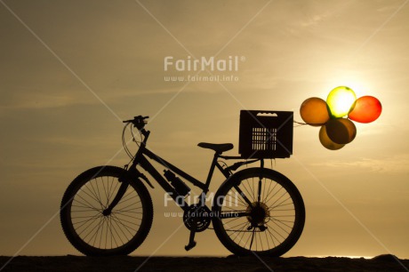 Fair Trade Photo Balloon, Beach, Bicycle, Birthday, Colour image, Horizontal, Party, Peru, Shooting style, Silhouette, South America, Summer, Sunset, Transport