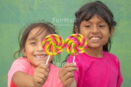 Fair Trade Photo Activity, Birthday, Body, Child, Childhood, Colour, Emotions, Fathers day, Felicidad sencilla, Food and alimentation, Friend, Friendship, Fun, Green, Happiness, Lollipop, Mothers day, People, Sharing, Sister, Smile, Smiling, Success, Thank you, Union, Values