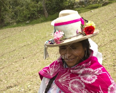 Fair Trade Photo 35-40 years, Clothing, Colour image, Dailylife, Day, Ethnic-folklore, Hat, Horizontal, Latin, Multi-coloured, One woman, Outdoor, People, Peru, Portrait halfbody, Rural, South America, Traditional clothing