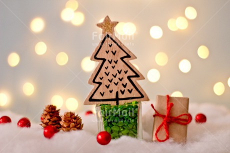 Fair Trade Photo Christmas, Christmas ball, Christmas decoration, Christmas tree, Colour image, Horizontal, Light, Peru, Red, Snow, South America, Strar, Tree