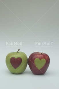 Fair Trade Photo Apple, Colour image, Food and alimentation, Fruits, Hand, Heart, Love, Marriage, Peru, South America, Together, Valentines day, Vertical, Wedding