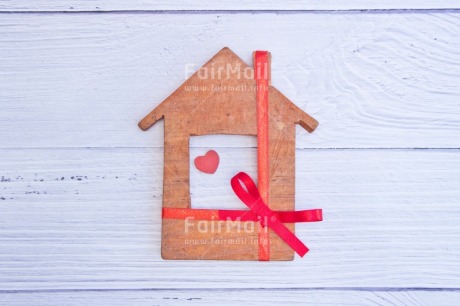 Fair Trade Photo Build, Colour, Colour image, Food and alimentation, Heart, Home, Horizontal, Move, Nest, New home, New life, Object, Owner, Peru, Place, Red, South America, Sweet, Welcome home, White