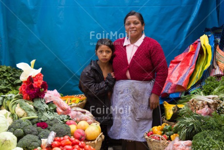 Fair Trade Photo Activity, Colour image, Daughter, Food and alimentation, Horizontal, Latin, Looking at camera, Market, Mother, People, Peru, Portrait fullbody, South America, Vegetables