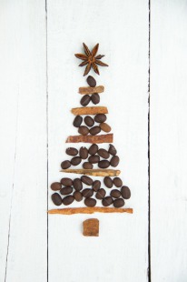 Fair Trade Photo Bean, Brown, Christmas, Coffee, Colour image, Food and alimentation, Indoor, Peru, Seasons, South America, Star, Tree, White, Winter, Wood