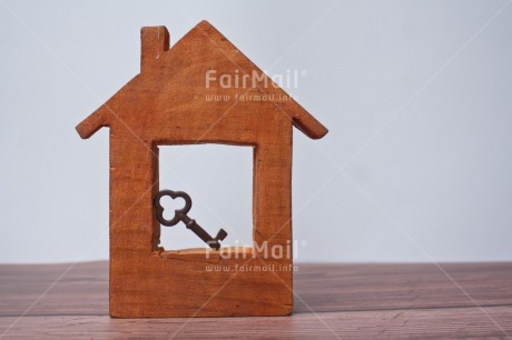 Fair Trade Photo Build, Colour, Colour image, Food and alimentation, Home, Horizontal, Key, Move, Nest, New home, New life, Object, Owner, Peru, Place, South America, Sweet, Welcome home, White, Wood